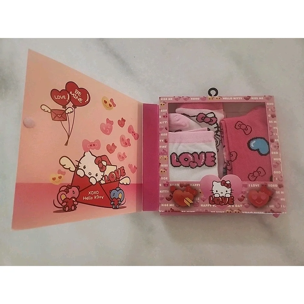 NEW / Opened Box Sanrio : Hello Kitty Valentine's Day Crew Socks (3 Pairs)